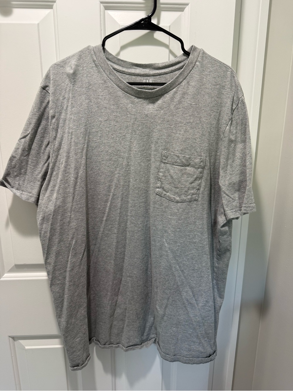 GAP Men's Heather Gray Short Sleeve Pocket Tee